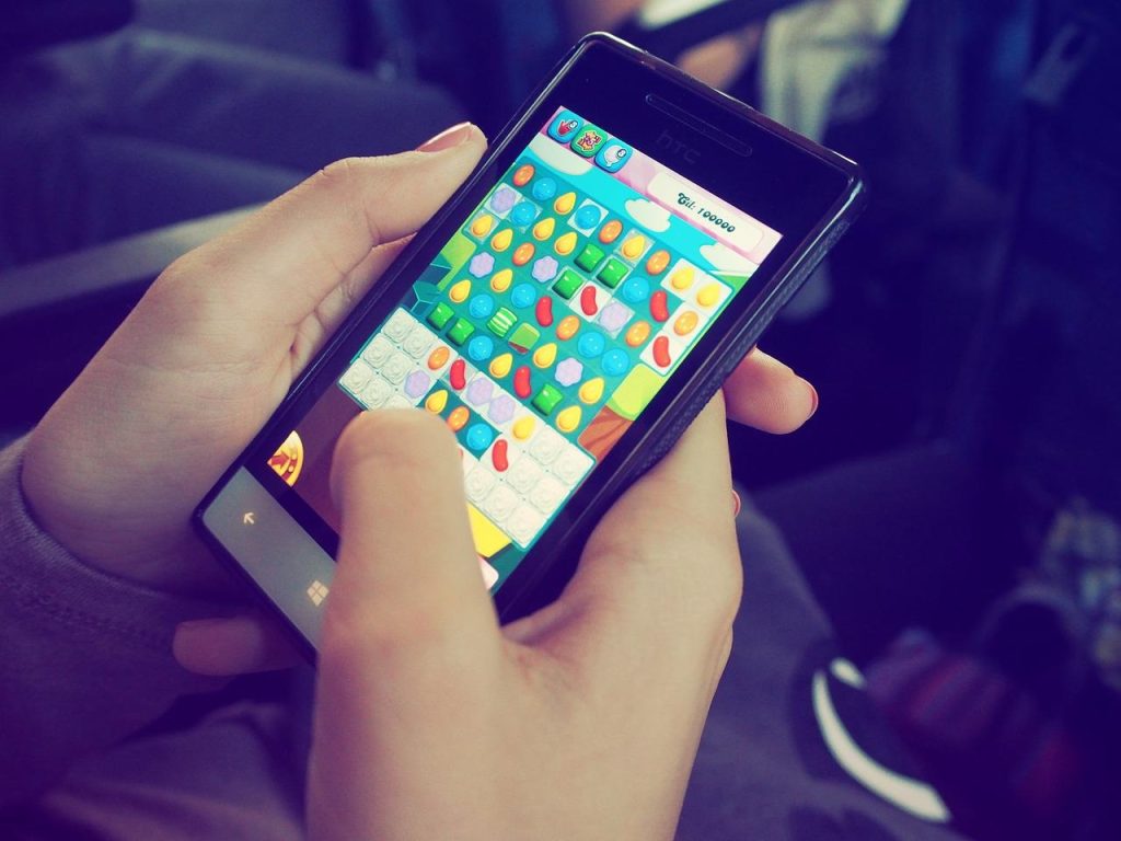 Cinq jeux en ligne éternels à jouer sur des smartphones premium et abordables